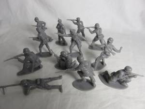 Airfix WWII German Infantry and Paratroopers 24 figures in 12 poses in ...