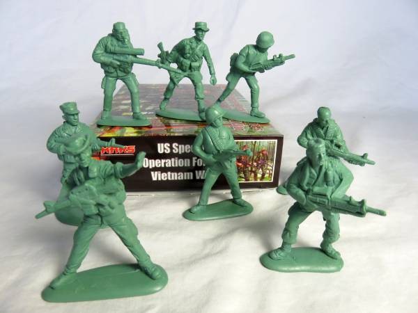 MAR108A Vietnam War - U.S. Green Berets (54MM) 15 in 8 poses #32008 ...