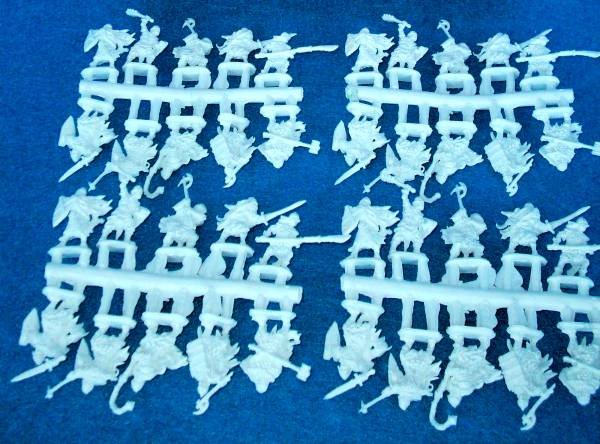 Dark Alliance Heavy Warriors of the Dead 40 fig's in 10 poses (Pal72012) (1/72 scale)