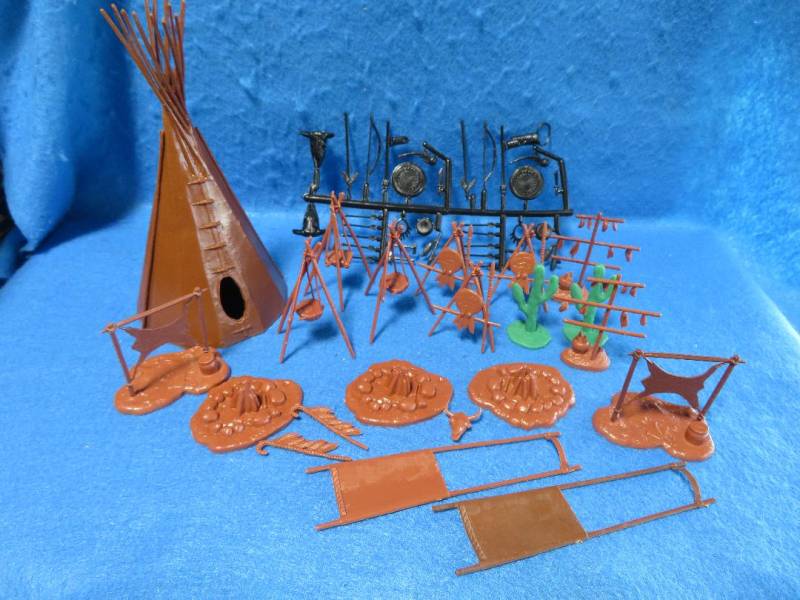 BMC743A BMC/MARX Indian Camp - Tepee, Accessories & cacti (54MM) 67 Pieces