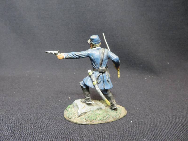 CNT840A Conte, Union Officer Firing Pistol, Painted Metal