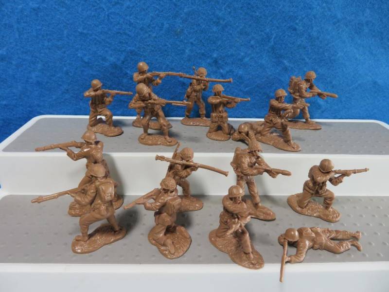 US Infantry set #1 16 figures in 8 poses (tan) (54mm) , 54mm Toy ...