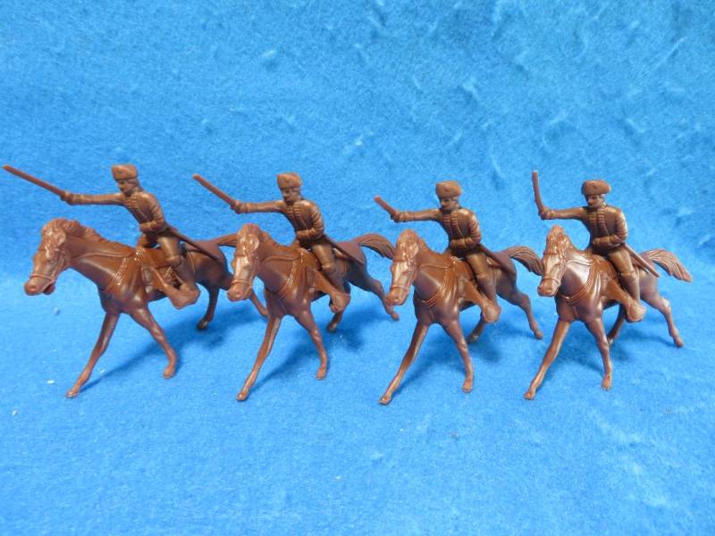 CTS182B CTS Rev War Mounted Hessians w/ Horses (54MM) 8 pieces