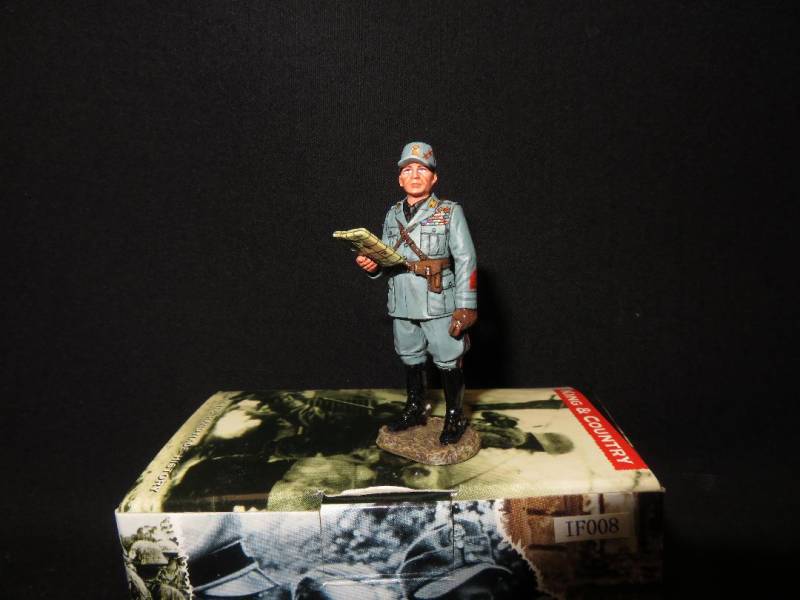 K&CIF008 WWII Italian Forces Officer w/ Map, Painted Metal, MIB