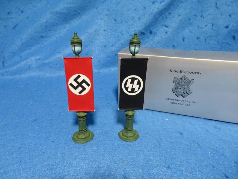 K&CLAH41 King & Country, WWII German SS HQ Lamp Post Banners, Painted Metal, MIB