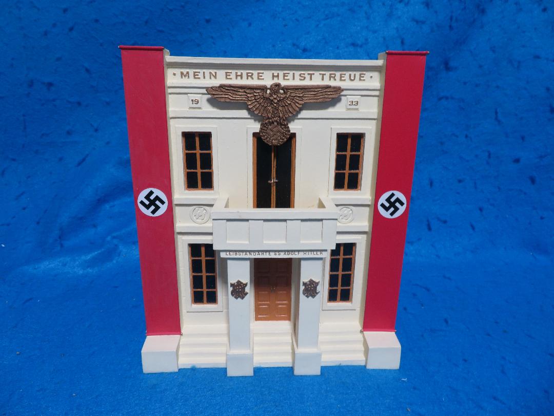 K&CLAH42 King & Country, WWII German SS HQ Building Front Facade, Painted Metal, MIB