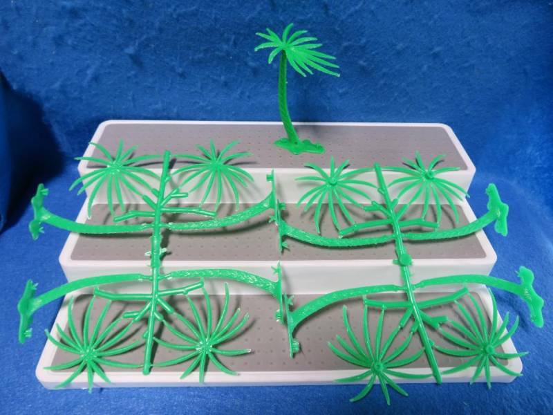 MPC726A MPC, Palm Tree Set (54MM) 16 Pieces, Makes 8 Trees