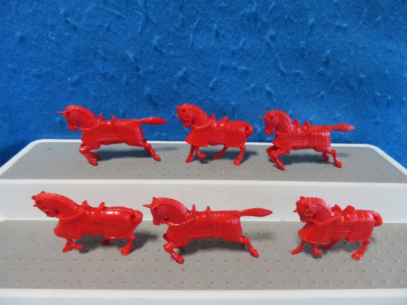 MXR106E Marx Reissue Knight Horses (Red) (54MM) 6 in 2 Poses