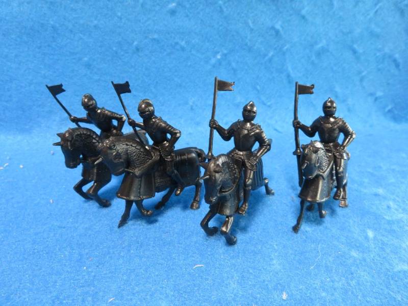 MXR106E Marx Reissue Mounted Knights w/ Horses (Black) (54MM) 8 pieces