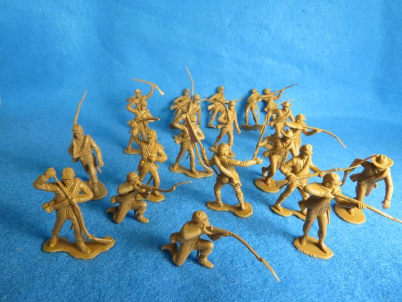 Marx Confederates 22 figures in butternut (with slight mold defects)