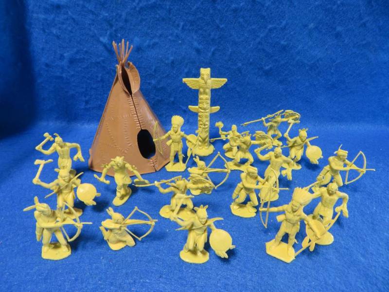 MXR129C Marx Reissue Indians, Totem Pole & Teepee (54MM) 20 Pieces