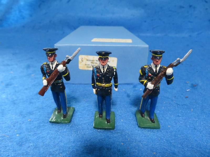 MartinRitchie-135 Army Honor Guard Drill Team, Painted Metal (54MM) 3 Pcs.