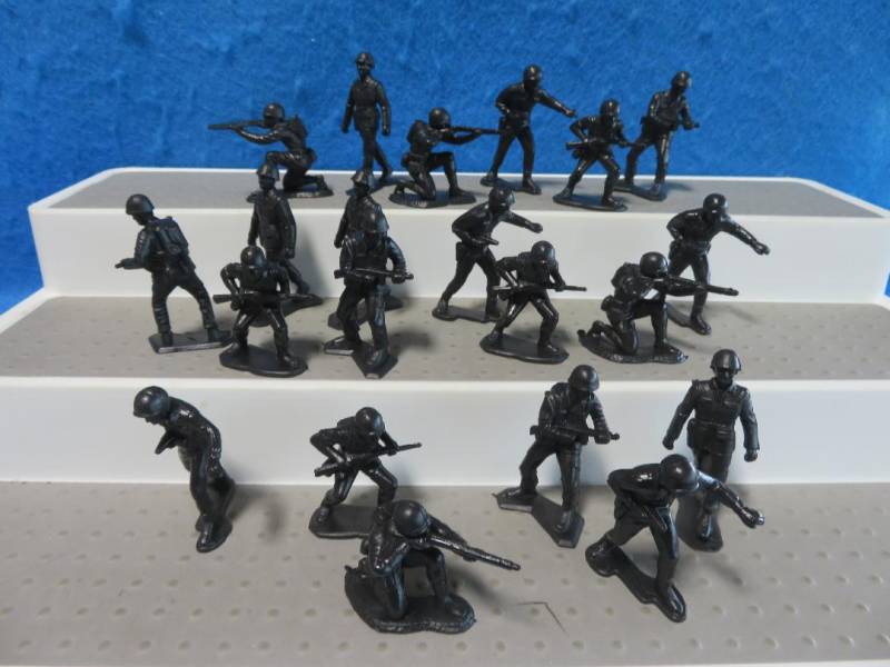 DeluxeReading/Marx101A WWII GI's - Copies (54MM) (Black) 21 in 5 Poses