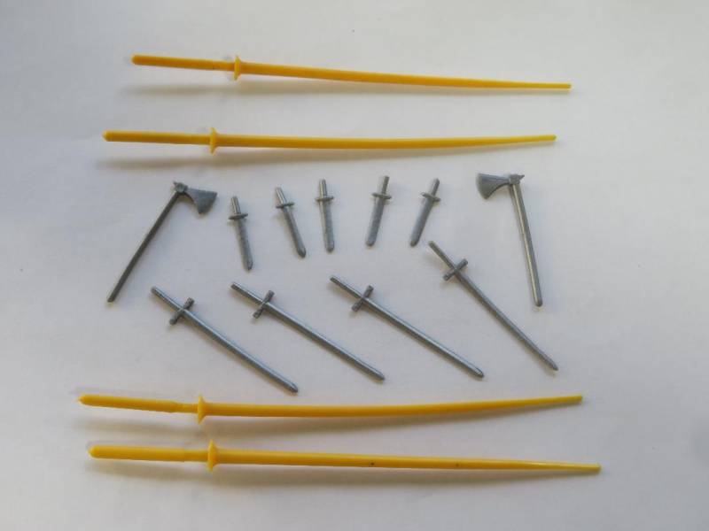 TMP711A Timpo Swoppett Medieval/Roman Weapons (54MM) 15 Pieces