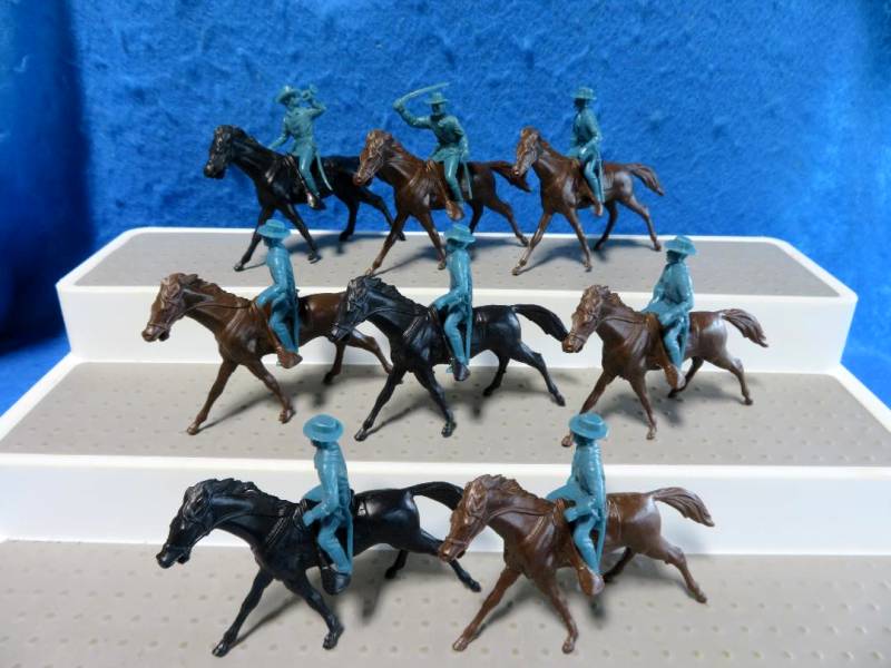 ZOMX142C Vintage Marx Cavalry w/ Horses (54MM) 16 Pieces