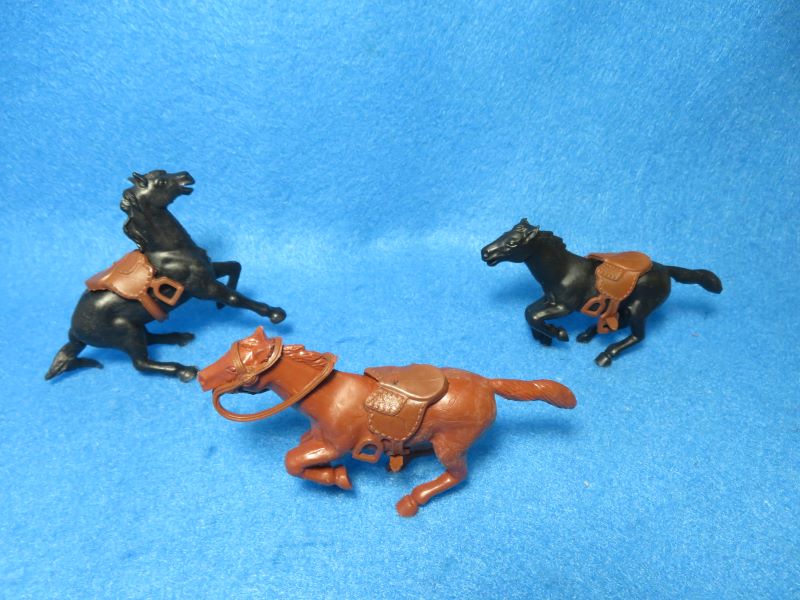 Marx 1950's 60mm horses X 3 with cavalry saddles + rein